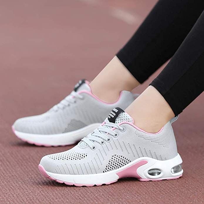 Get Upto 70% Off On Sports Shoes
