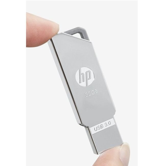 HP X740W 32 GB USB 3.0 Flash Drive (Silver)