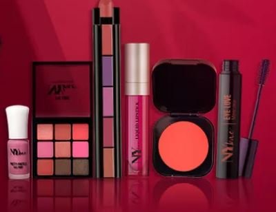 Flat 25% Off on face makeup + free gift on selected items